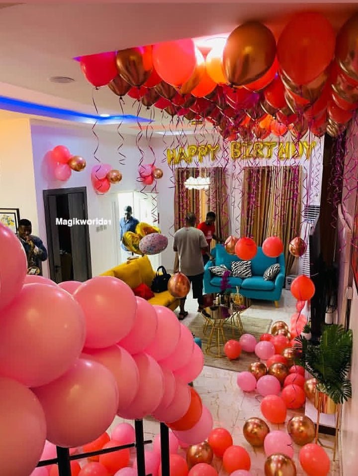 Birthday balloon decor - Magikworld Gifts and Surprises