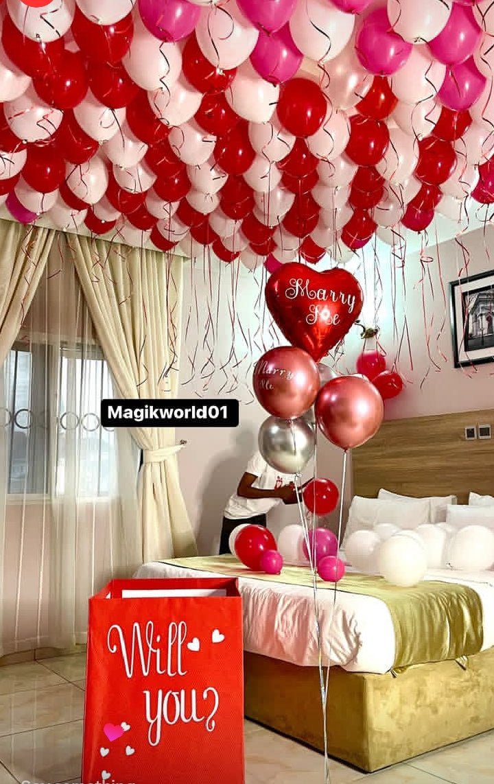 Birthday balloon decor - Magikworld Gifts and Surprises