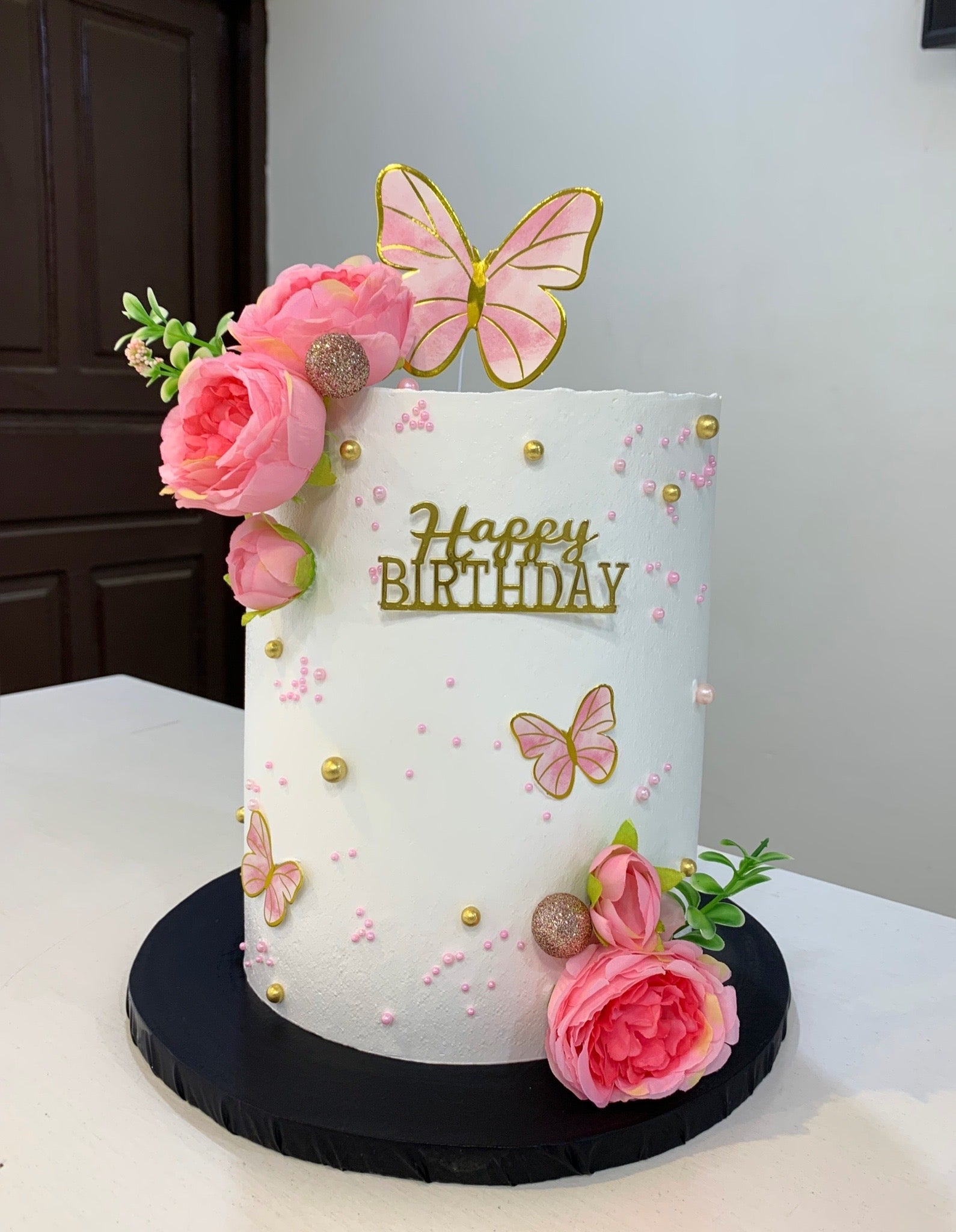 Custom Celebration Cake | Fresh Cake Delivery Abuja & Lagos - Magikworld Gifts and Surprises